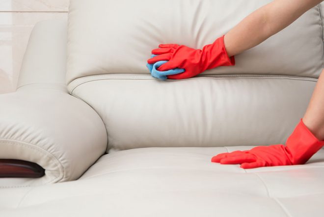 Почистить кожаный диван