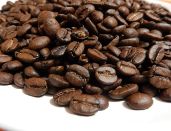 Плоды кофейного дерева рекомендуется хранить в плотной упаковке