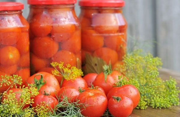 Существует несколько способов консервации помидоров