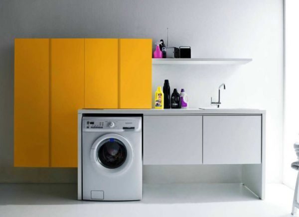 При покупке стиральной машины необходимо руководствоваться собственными потребностями, но не стоит приобретать слишком дешевую модель от сомнительного производителя
