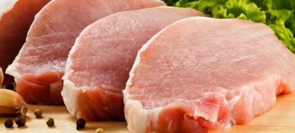 Распространенной причиной появления запаха свиной мякоти является то, что животное было некастрированным