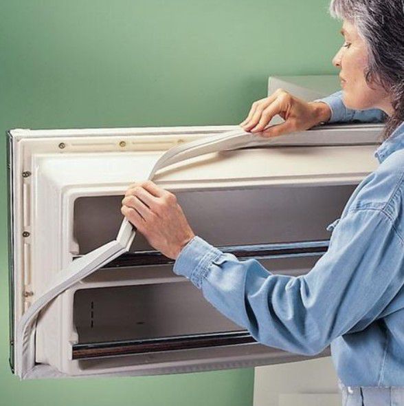 Процесс замены уплотнительной резинки на холодильнике