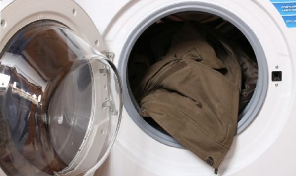 Как постирать пальто в домашних условиях: способы для разных типов материала, стирка в машинке автомат
