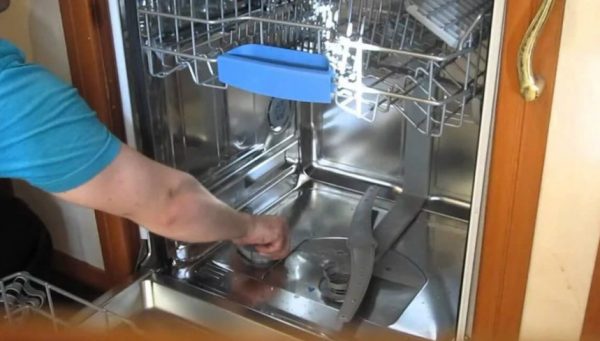 Когда посудомоечная машина нуждается в чистке?