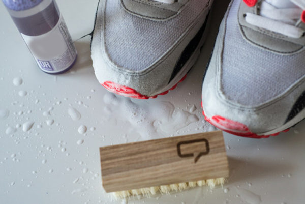 Как почистить светлые и белые замшевые кроссовки